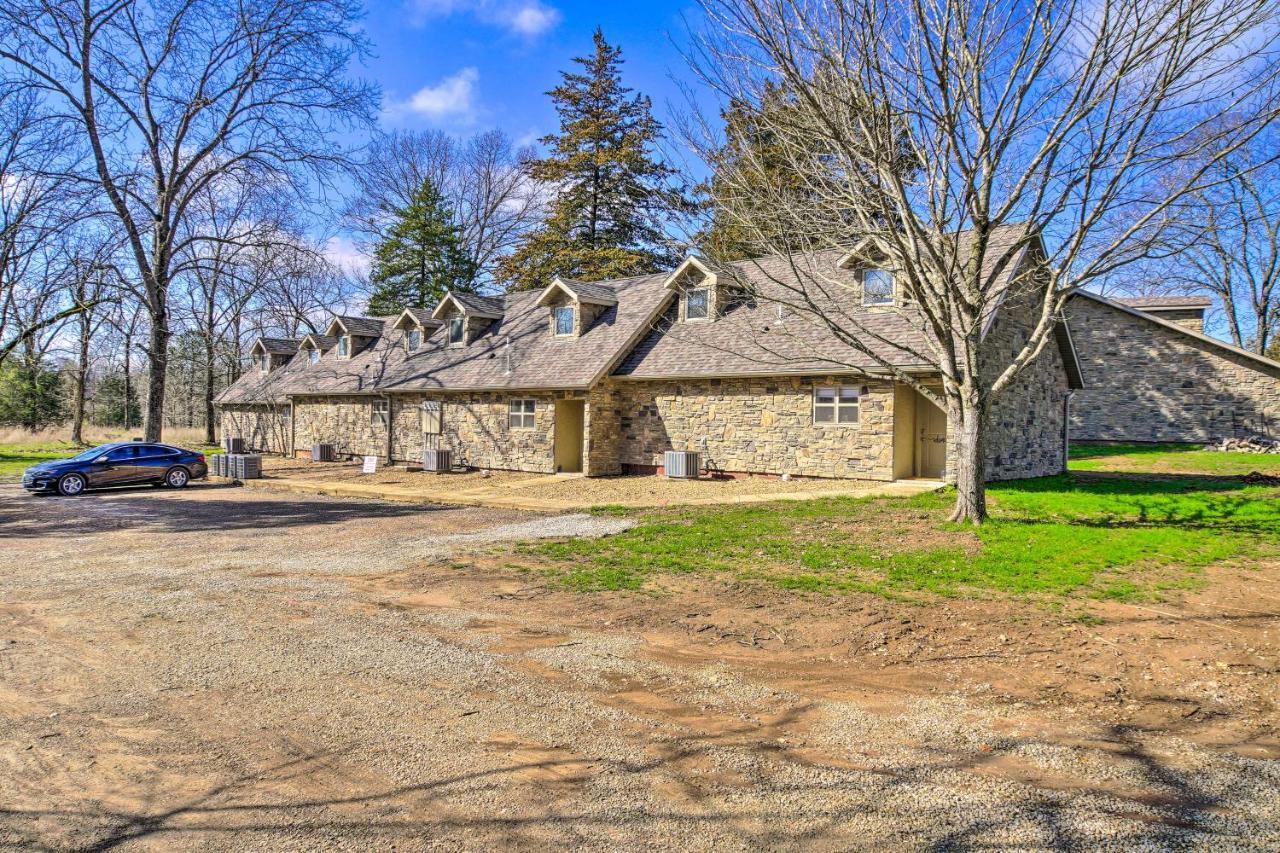 The Cozy Cottage With Lake Taneycomo Access! Branson Exterior photo