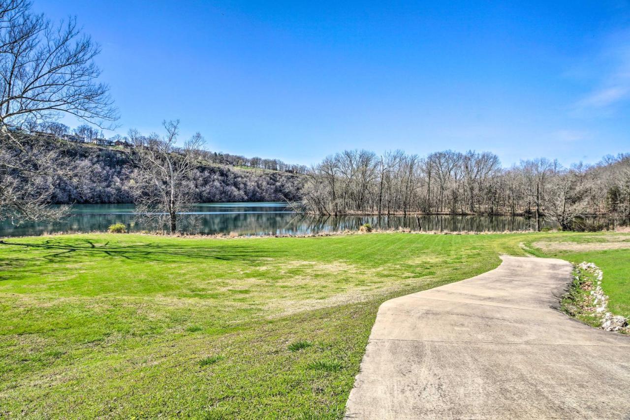 The Cozy Cottage With Lake Taneycomo Access! Branson Exterior photo